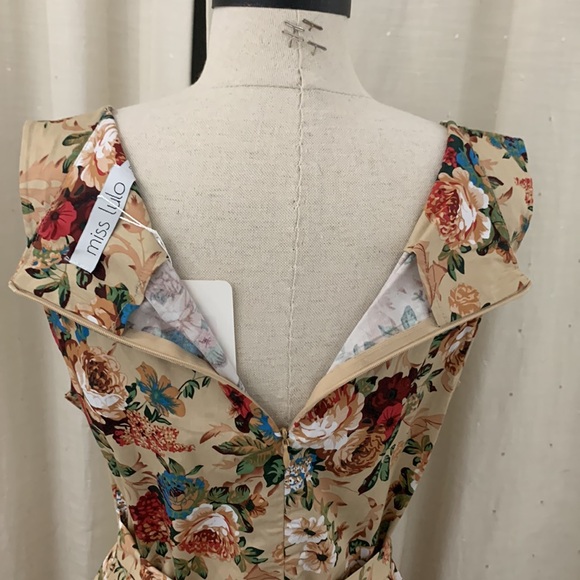 ModCloth NWT Fit & Flare Beige Floral Dress size XL - Picture 9 of 17